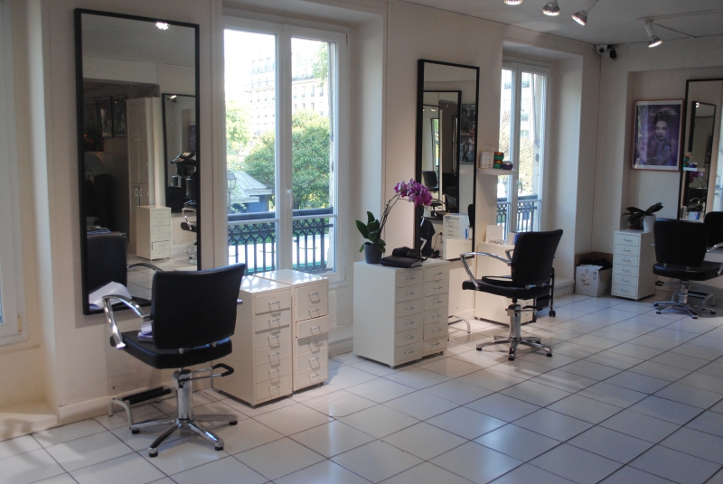 coiffure-SILLANS LA CASCADE-min_floor-home-office-property-living-room-room-781228-pxhere.com